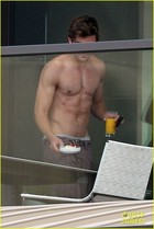 Zac Efron : zac-efron-1333901741.jpg