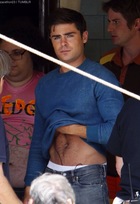 Zac Efron : zac-efron-1378660562.jpg