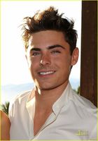 Zac Efron : zac-efron-1379093053.jpg