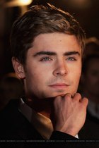 Zac Efron : zac-efron-1396976801.jpg