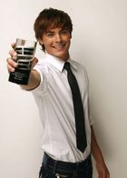 Zac Efron : zac_efron_1177774891.jpg