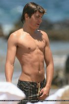 Zac Efron : zac_efron_1179504052.jpg