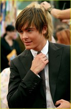 Zac Efron : zac_efron_1184178607.jpg