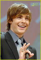 Zac Efron : zac_efron_1191621831.jpg