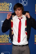 Zac Efron : zac_efron_1200346365.jpg