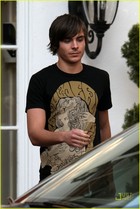 Zac Efron : zac_efron_1200858485.jpg