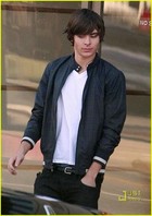 Zac Efron : zac_efron_1200940237.jpg