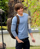 Zac Efron : zac_efron_1202665472.jpg