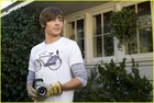 Zac Efron : zac_efron_1206126943.jpg