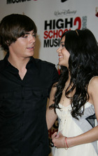 Zac Efron : zac_efron_1210436577.jpg