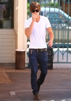 Zac Efron : zac_efron_1215096953.jpg