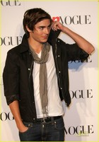 Zac Efron : zac_efron_1222666892.jpg