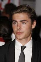 Zac Efron : zac_efron_1224256416.jpg