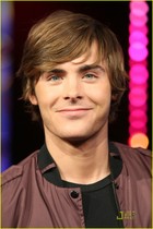 Zac Efron : zac_efron_1224700654.jpg