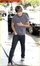 Zac Efron : zac_efron_1231708160.jpg