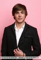 Zac Efron : zac_efron_1234137706.jpg