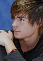 Zac Efron : zac_efron_1237220517.jpg