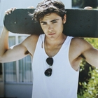 Zac Efron : zac_efron_1253127198.jpg