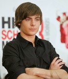 Zac Efron : zac_efron_1262979222.jpg