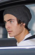 Zac Efron : zac_efron_1262979293.jpg