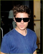 Zac Efron : zac_efron_1266263747.jpg