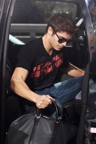 Zac Efron : zac_efron_1269402556.jpg