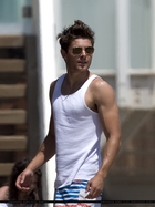 Zac Efron : zac_efron_1279727155.jpg