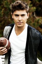 Zac Efron : zac_efron_1281119369.jpg