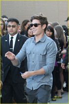 Zac Efron : zac_efron_1281177823.jpg