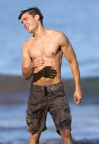 Zac Efron : zac_efron_1288449097.jpg