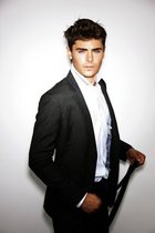 Zac Efron : zac_efron_1291639729.jpg