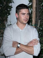 Zac Efron : zac_efron_1300288198.jpg