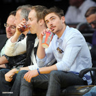 Zac Efron : zac_efron_1301728121.jpg