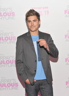 Zac Efron : zac_efron_1302279206.jpg