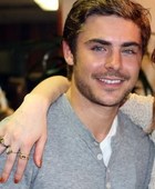 Zac Efron : zac_efron_1308677405.jpg