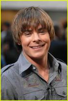 Zac Efron : zac_efron_1309471916.jpg