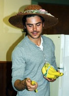 Zac Efron : zac_efron_1309626741.jpg