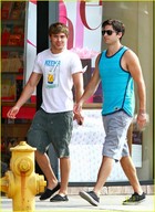 Zac Efron : zac_efron_1309985825.jpg