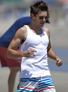 Zac Efron : zac_efron_1310836597.jpg