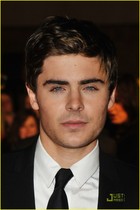 Zac Efron : zac_efron_1310836613.jpg