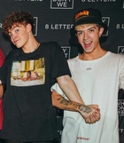 Zach Herron : TI4U1575597095.jpg