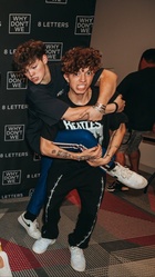 Zach Herron : TI4U1668966881.jpg