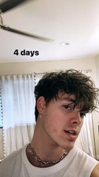 Zach Herron : zach-herron-1601116237.jpg