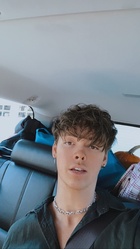 Zach Herron : zach-herron-1604171521.jpg