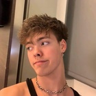 Zach Herron : zach-herron-1606536634.jpg