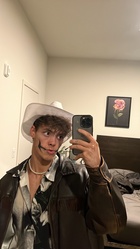 Zach Herron : zach-herron-1665847422.jpg