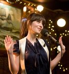 Zooey Deschanel : zooey-deschanel-1362369560.jpg