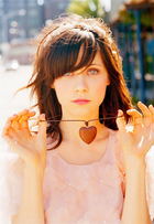 Zooey Deschanel : zooey-deschanel-1362504859.jpg