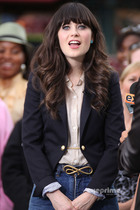 Zooey Deschanel : zooey-deschanel-1362504892.jpg